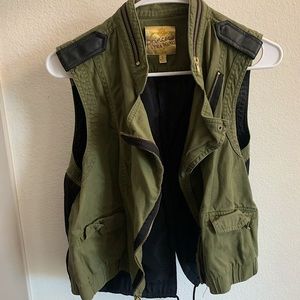 Princess Vera Wang Green Vest